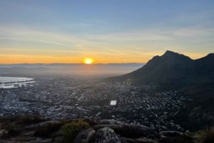 Wandeling bij zonsondergang of zonsopgang op Lions Head, Kaapstad