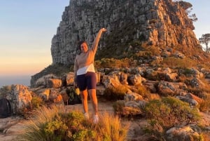 Vandring ved solnedgang eller soloppgang på Lions Head, Cape Town