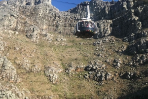 Tafelberg und Robben Island.
