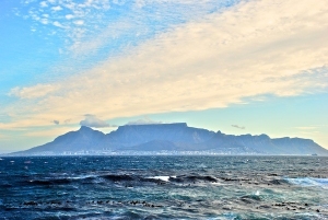 The iconic Table Mountain © Jovan Djokic