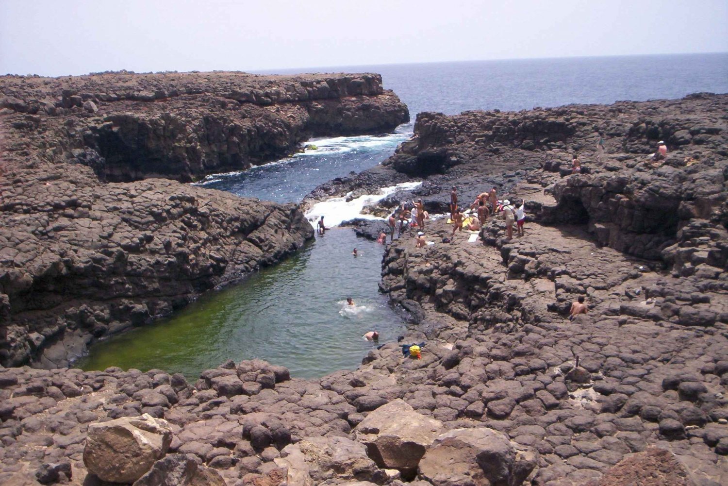 2 hr. excursion in a comfortable boat through the paradisiacal island of Sal.