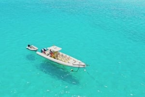 2 hr. excursion in a comfortable boat through the paradisiacal island of Sal.