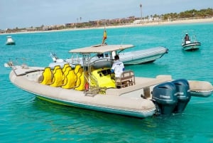 2 hr. excursion in a comfortable boat through the paradisiacal island of Sal.