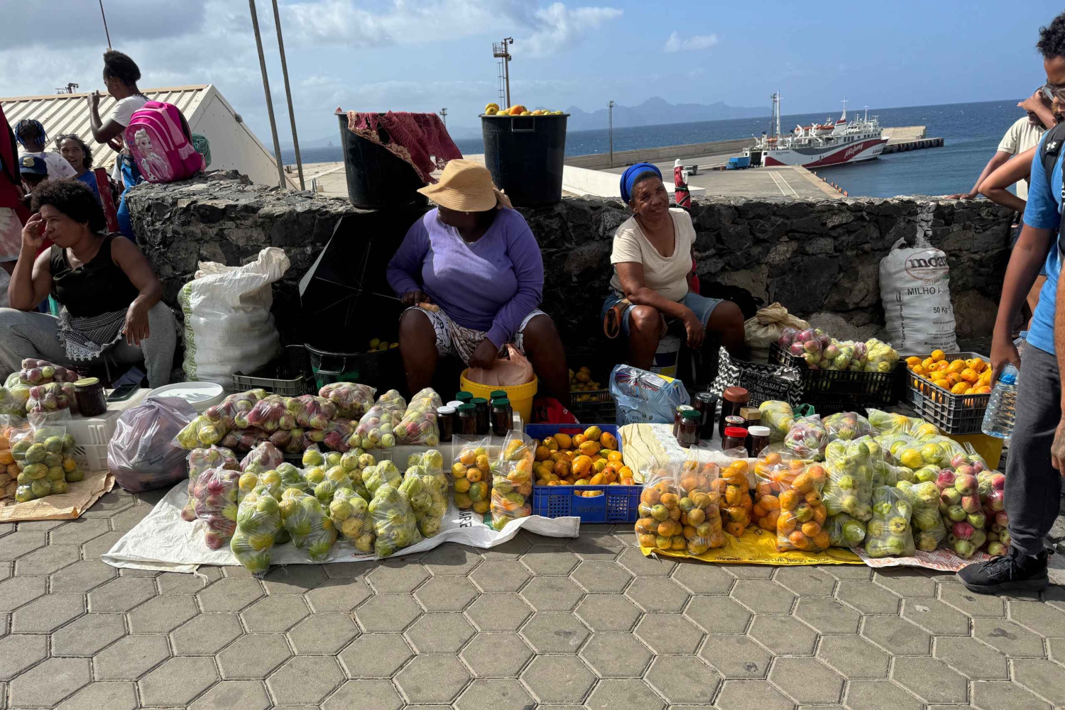 Il meglio di São Vicente e Santo Antão: tour di 2 giorni, guida, traghetto