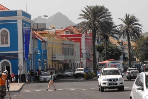 Il meglio di São Vicente e Santo Antão: tour di 2 giorni, guida, traghetto