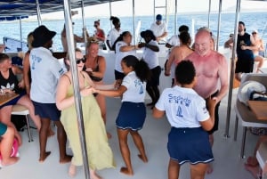 Tour en catamarán por Boa Vista: crucero por la bahía con todo incluido