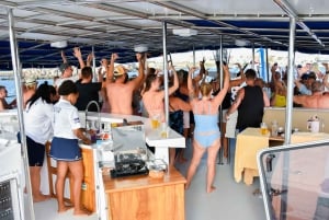 Tour en catamarán por Boa Vista: crucero por la bahía con todo incluido