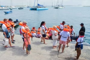 Wycieczka katamaranem po Boa Vista: rejs all-inclusive po zatoce