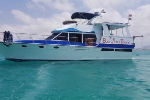 Boa Vista: Motoryacht Trip with Fishing, Snorkel, Beach BBQ