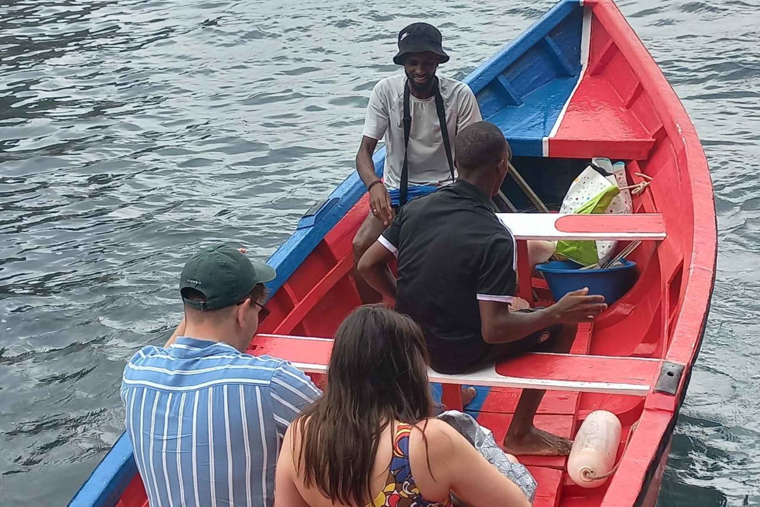 Поездка на лодке к пещере Агуас-Белас + барбекю