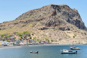 Поездка на лодке к пещере Агуас-Белас + барбекю