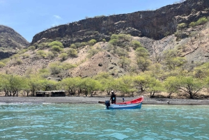 Поездка на лодке к пещере Агуас-Белас + барбекю