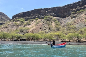 Поездка на лодке к пещере Агуас-Белас + барбекю