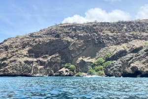 Поездка на лодке к пещере Агуас-Белас + барбекю