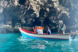 Поездка на лодке к пещере Агуас-Белас + барбекю