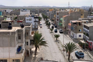 Boavista: City tour com um mergulho na Praia do Estoril