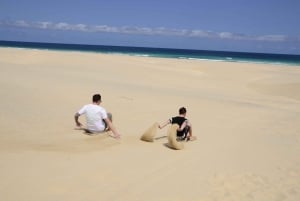 Boavista: Green Turtle & Shark Bay Sandboard Tour & Tasting