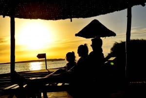 Boa Vista: Auringonlaskuillallinen afrikkalaisten rumpujen ja tulen kanssa