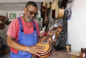 Tour de la ciudad de Mindelo con taller de música y cultura