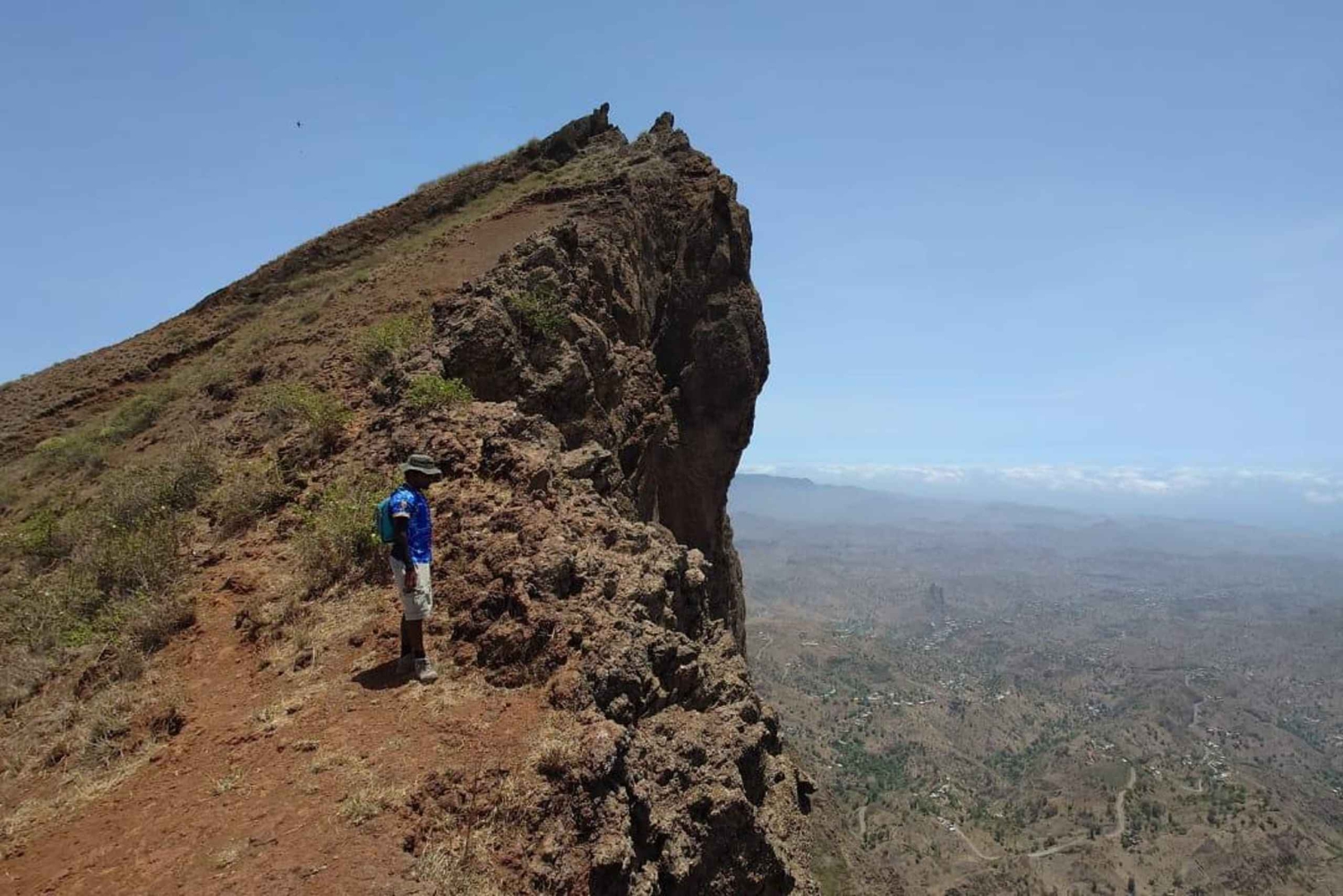 Climb the Pico de Antónia (São Domingos - Monte Txota)