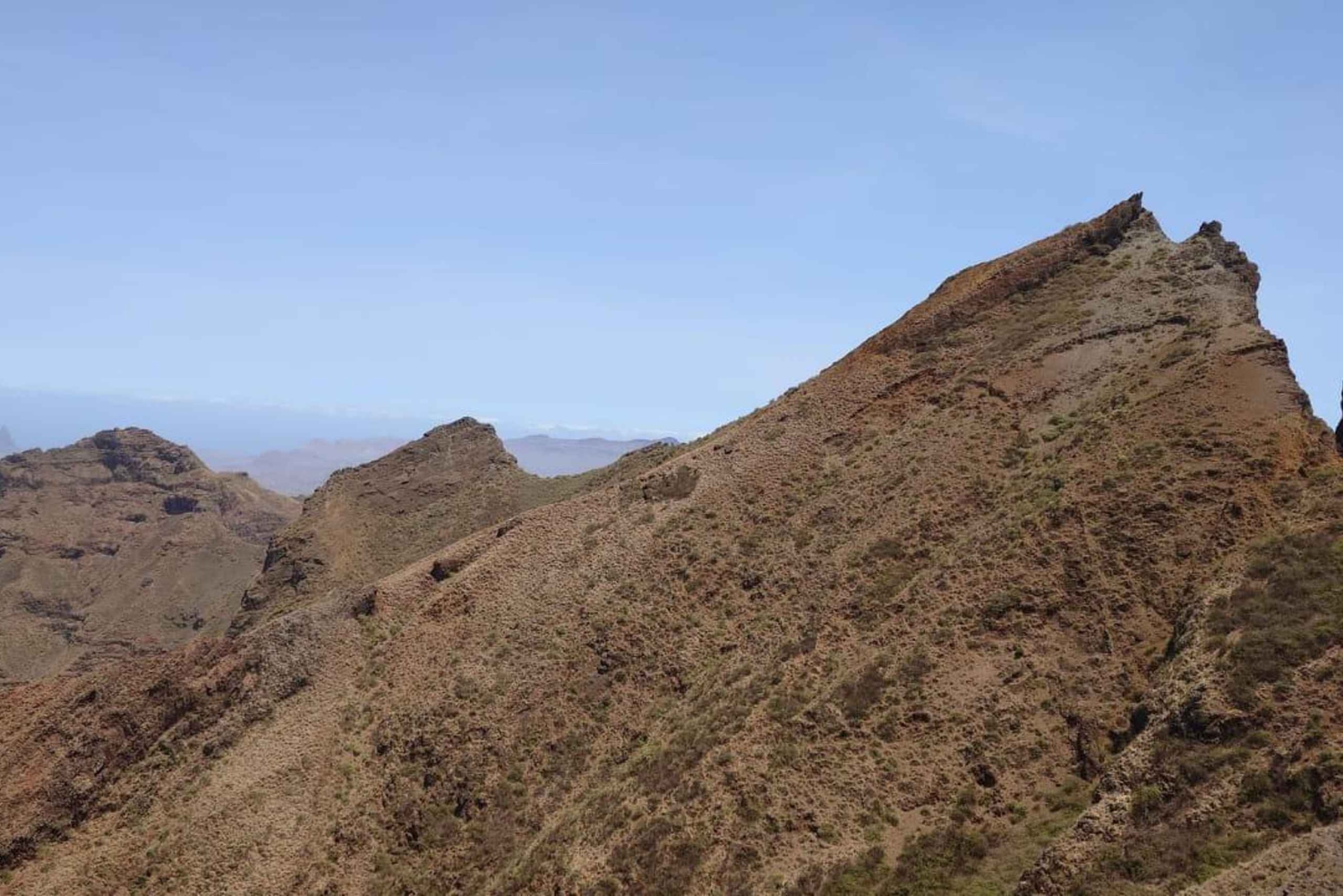 Climb the Pico de Antónia (São Domingos - Monte Txota)