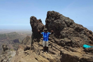 Climb the Pico de Antónia (São Domingos - Monte Txota)
