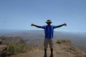 Climb the Pico de Antónia (São Domingos - Monte Txota)