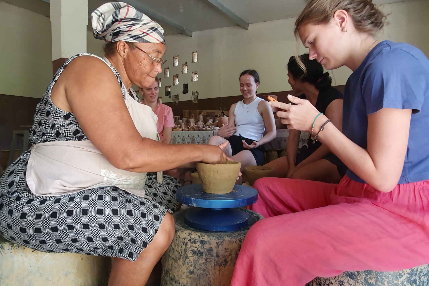 Stwórz własną ceramikę artesanalną z mieszkańcami
