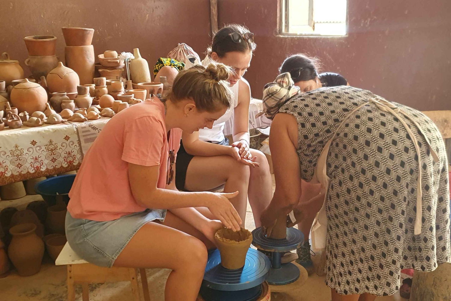 Stwórz własną ceramikę artesanalną z mieszkańcami