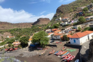 From Praia: Half-day tour to Cidade Velha with tastings and a local workshop