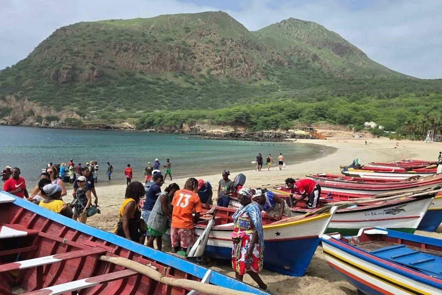 From the beach: a full-day tour in Santiago. Culture, Nature, and Beaches with a Guide