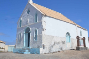 رحلة نصف يوم شاملة كليًا إلى ساليناس، خليج شارك، العين الزرقاء