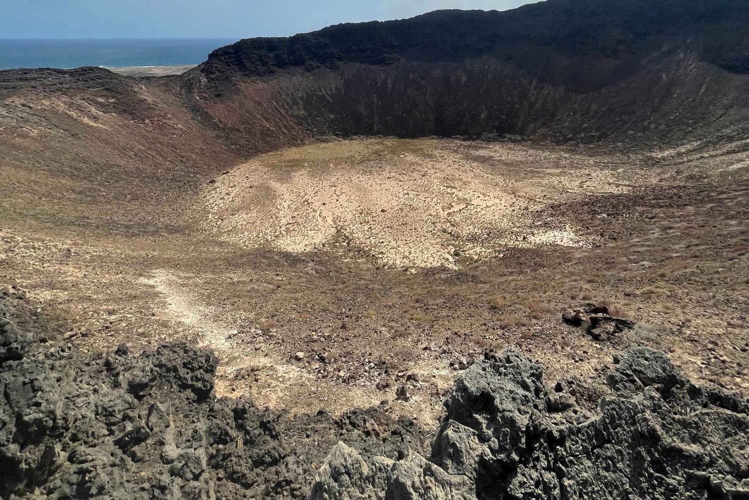 ヴィアナ火山をハイキング