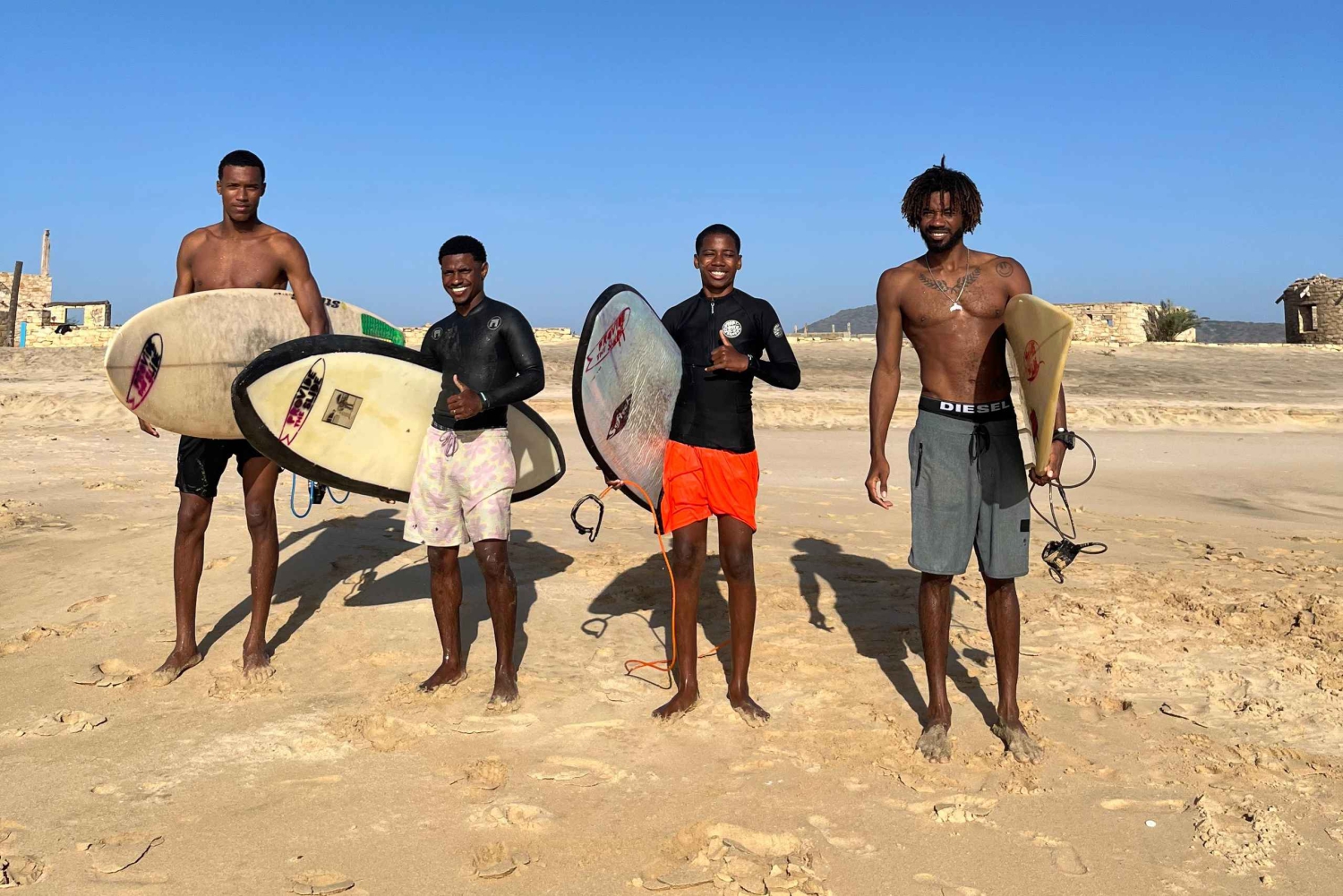 مايو، الرأس الأخضر: تأجير ألواح التزلج على الماء