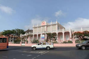 Mindelo Cultural: city tour with live music and tasting