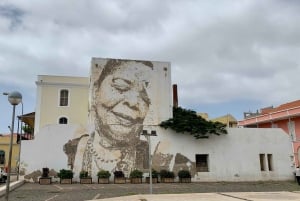 Mindelo: City tour with live music and local delicacies