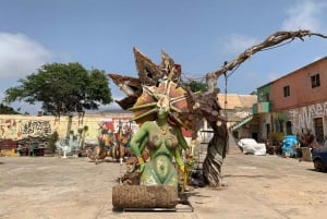 Mindelo: Stadsrundtur med karnevalsdansare