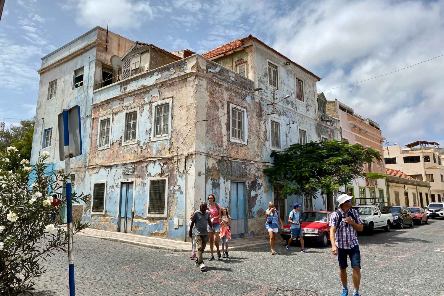 Mindelo: Private Walking Tour with Local Food Tasting