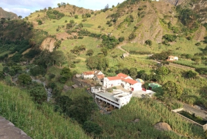Randonnée du cratère de Cova à la vallée de Paúl – Île de Santo Antão