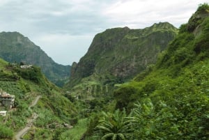 Randonnée du cratère de Cova à la vallée de Paúl – Île de Santo Antão