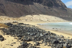 Mindelo: Sea Breeze Wandeling tussen de vulkanen door