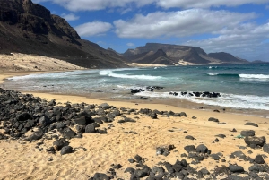 Mindelo: Sea Breeze Wandeling tussen de vulkanen door