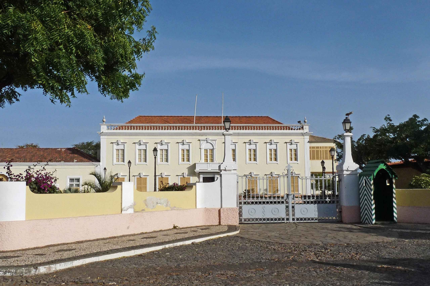 Praia: Cidade Velha and Praia Guided Tour