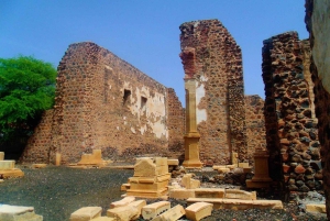 Praia: Cidade Velha and Praia Guided Tour