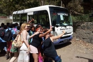 Praia: excursão de um dia em minibus para passageiros de cruzeiros