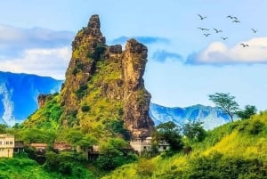 Praia: excursão de um dia em minibus para passageiros de cruzeiros