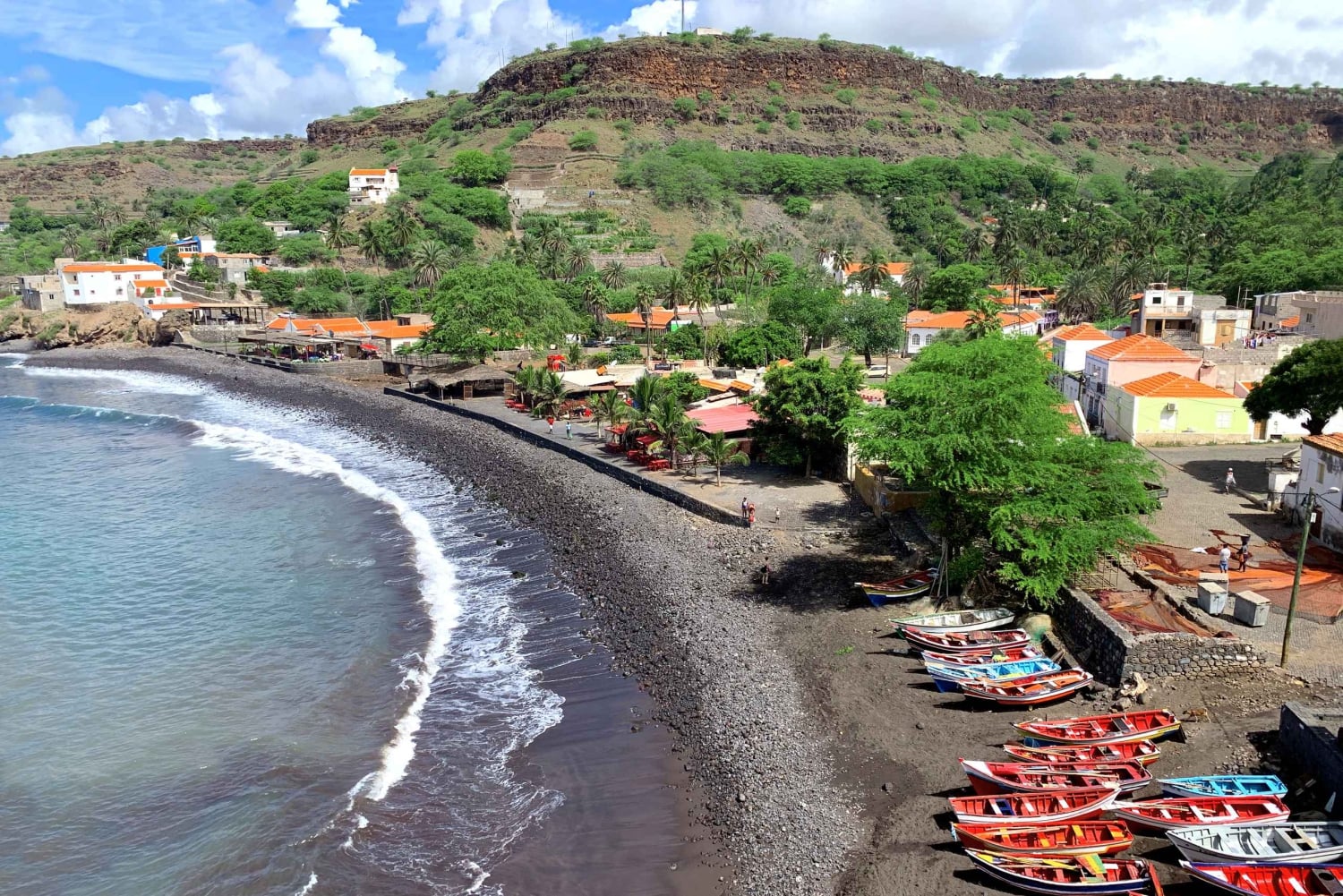 برايا: جولة في منتزه جزيرة سانتياغو الطبيعي ومتحف المقاومة