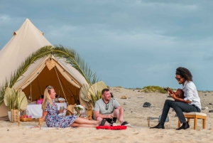 Experiencia romántica al atardecer con Glamping Pack Bronce