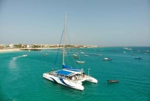 Sal: All-Inclusive halve dag lounge catamaran cruise