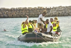 カーボベルデのサル島でキューバリブレのヨットに乗って海を楽しむ半日体験